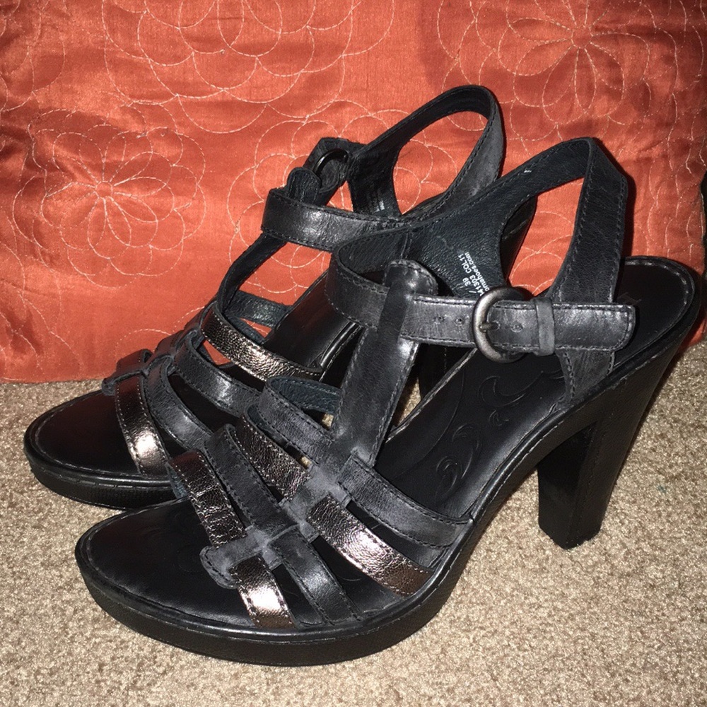 Born black Ankle Sandal size 8